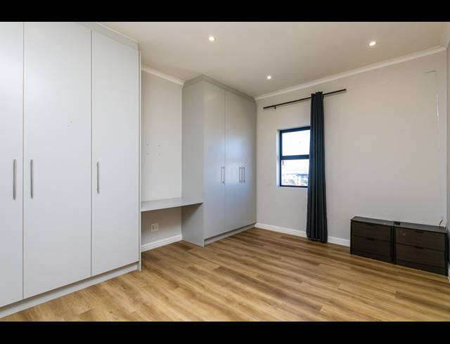 3 BEDROOM APARTMENT TO LET IN SANDOWN